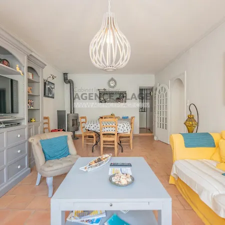 Дом отдыха Maison 3 Chambres, Acces Direct, Proche Centre Et Commerces - Fr-1-197-550 Ле-Сабль-д’Олон