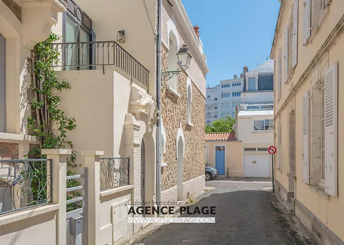 Maison 3 Chambres, Acces Direct, Proche Centre Et Commerces - Fr-1-197-550 בית נופש *