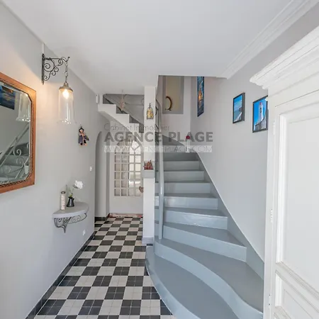 Holiday home Maison 3 Chambres, Acces Direct, Proche Centre Et Commerces - Fr-1-197-550